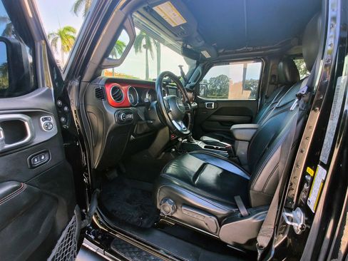 Used 2020 Jeep Gladiator Rubicon AWD/4WD image 6