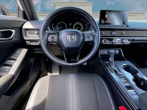 Used 2025 Honda Civic Sport image 5