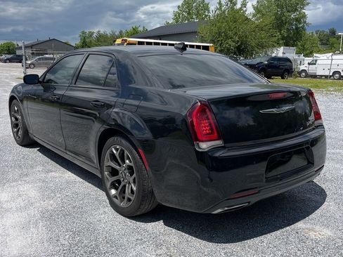 Used 2016 Chrysler 300 S RWD image 4