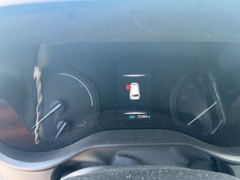 Used 2021 Toyota Sienna LE image 16