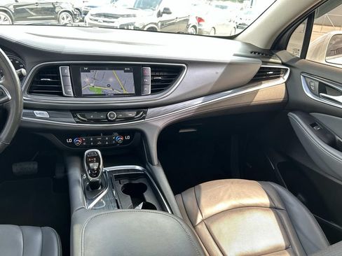 Used 2018 Buick Enclave Premium w/ Experience Buick Package FWD image 21