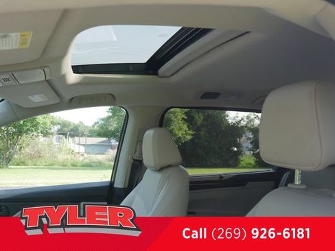 Used 2025 Honda Odyssey EX-L image 37