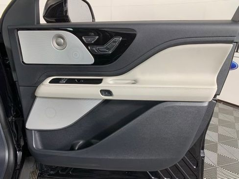 Certified 2025 Lincoln Aviator Reserve w/ Equipment Group 201A image 40