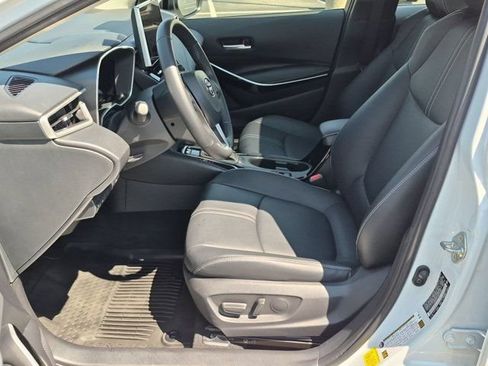 Certified 2025 Toyota Corolla XLE FWD image 8