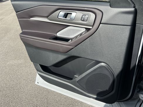New 2026 Ford Explorer Platinum image 17