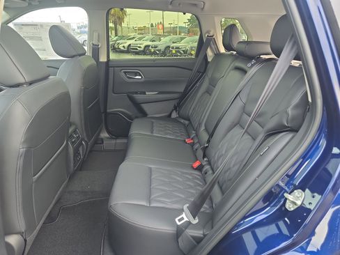 New 2026 Nissan Rogue Platinum image 24