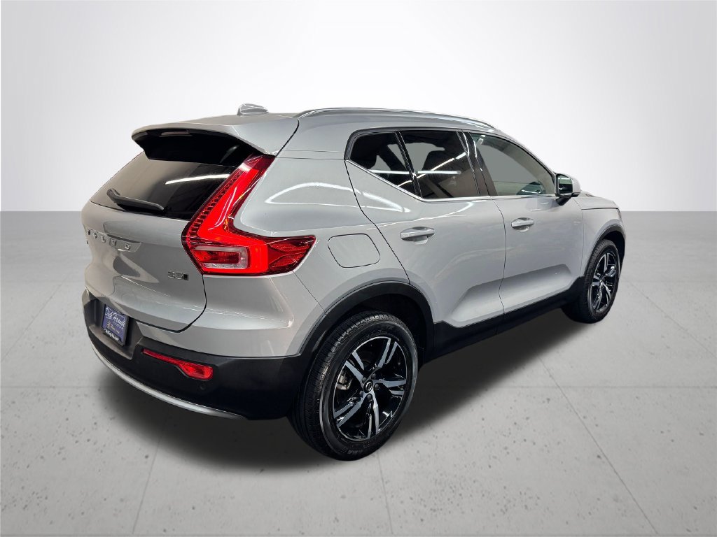 Used 2024 Volvo XC40 B5 Core AWD/4WD image 8