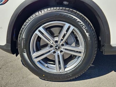 Used 2022 Mercedes-Benz GLC 300 image 9