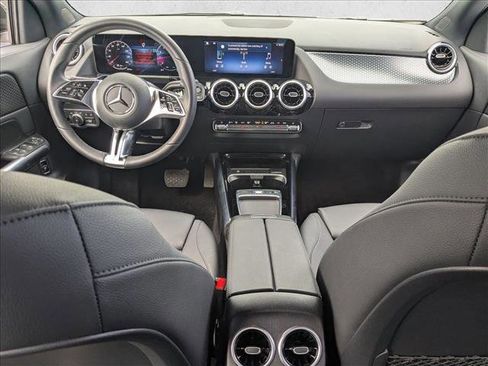 Used 2025 Mercedes-Benz GLA 250 image 18