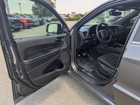 Used 2023 Dodge Durango GT w/ Blacktop Package AWD/4WD image 9
