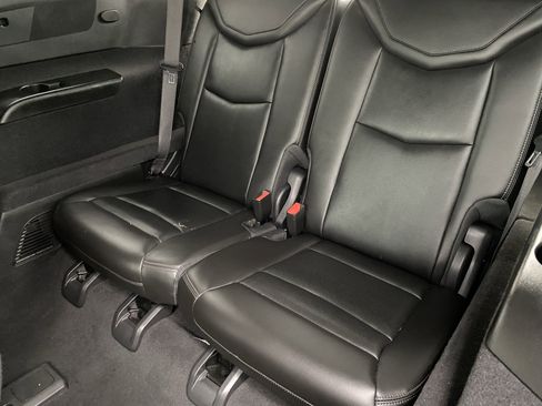 Used 2025 Cadillac XT6 Premium Luxury image 16