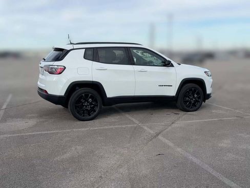 New 2026 Jeep Compass Latitude image 13