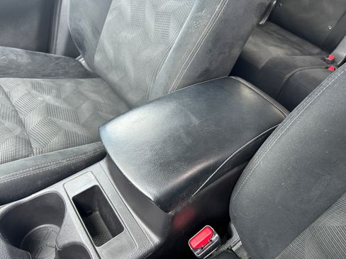 Used 2015 Nissan Rogue SV w/ SV Family Package image 24