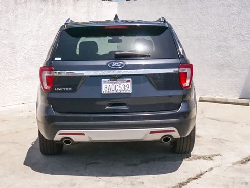Used 2017 Ford Explorer Limited w/ Equipment Group 301A FWD image 8
