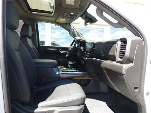 Used 2024 Chevrolet Silverado 1500 RST w/ True North Edition Plus AWD/4WD image 9