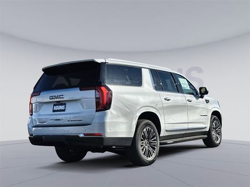 New 2026 GMC Yukon XL Elevation image 7