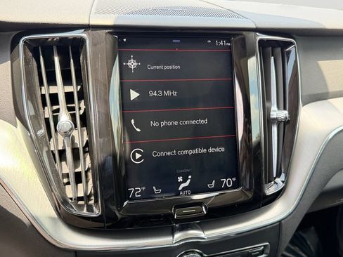 Used 2019 Volvo XC60 T5 Momentum w/ Multimedia Package AWD/4WD image 23