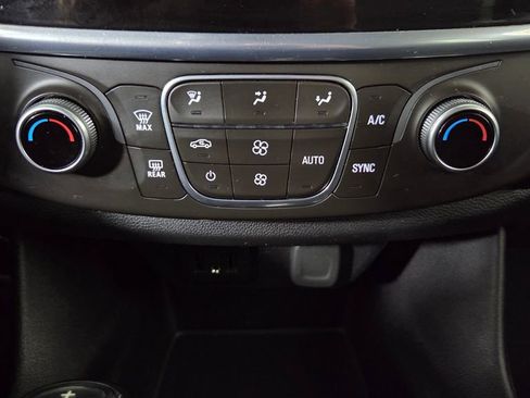 Used 2018 Chevrolet Traverse LT w/ LPO, Cargo Package image 26