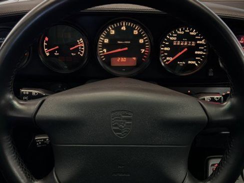 Used 1996 Porsche 911 image 9