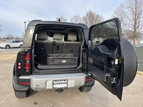 Used 2024 Land Rover Defender 90 S image 7