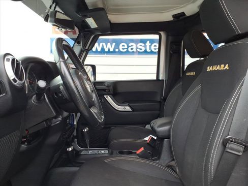 Used 2015 Jeep Wrangler Unlimited Sahara w/ Dual Top Group image 8