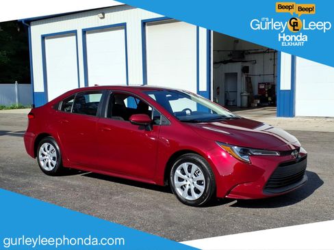 Used 2024 Toyota Corolla LE FWD image 1