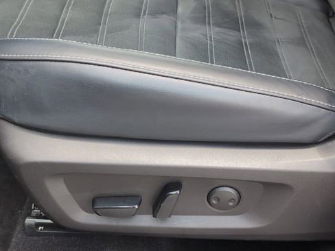 Used 2025 Mitsubishi Outlander SE FWD image 14
