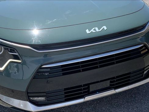 Used 2024 Kia Niro SX image 29