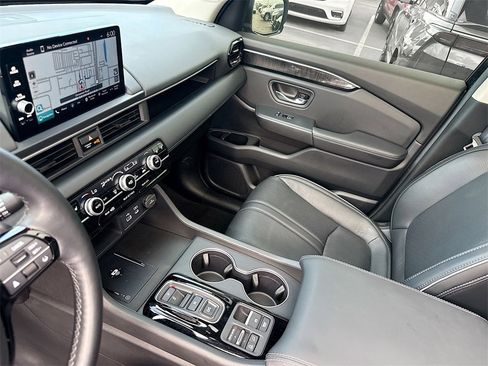 Used 2025 Honda Pilot Elite image 26