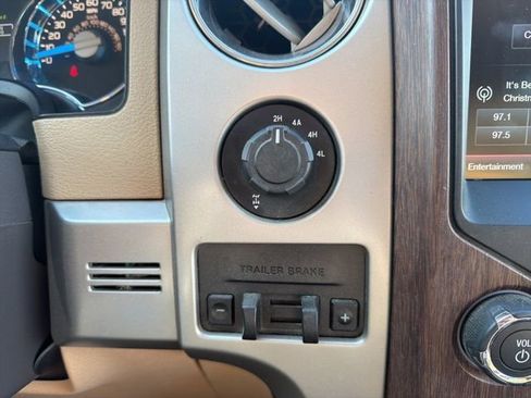 Used 2014 Ford F150 Lariat w/ Lariat Chrome Package image 28