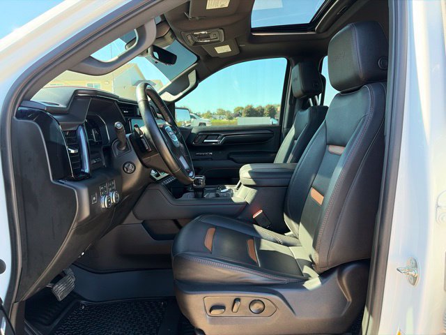 Used 2023 GMC Sierra 1500 AT4 w/ Technology Package AWD/4WD image 14