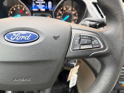 Used 2017 Ford Escape SE image 24