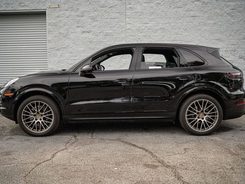 Used 2022 Porsche Cayenne Platinum Edition image 10