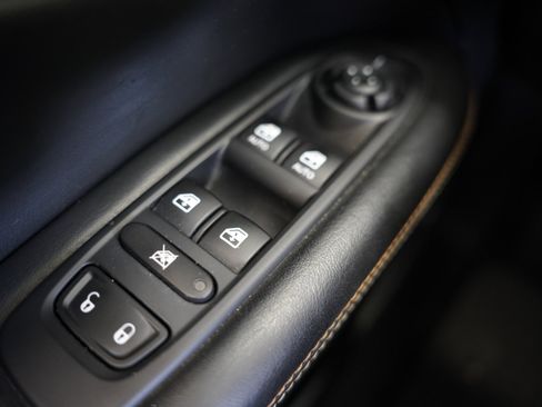 Used 2018 Jeep Compass Latitude w/ Safe & Security Group image 27