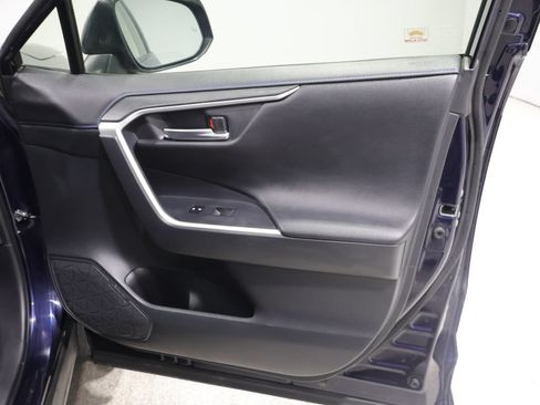 Used 2019 Toyota RAV4 XSE w/ XSE Weather Package AWD/4WD image 22