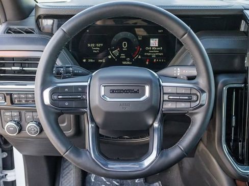 Used 2025 GMC Yukon XL Denali AWD/4WD image 18
