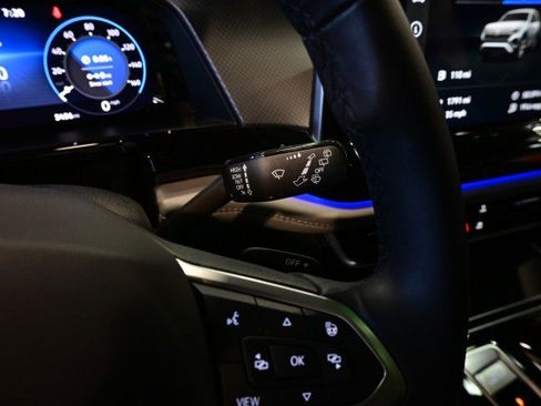 Used 2024 Volkswagen Atlas Peak Edition SE image 41