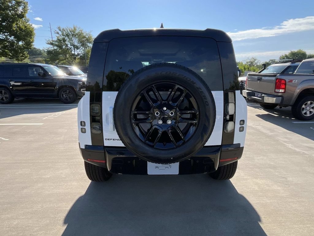 New 2026 Land Rover Defender 110 S AWD/4WD image 4