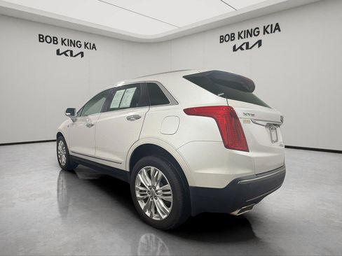 Used 2017 Cadillac XT5 Premium Luxury FWD image 3