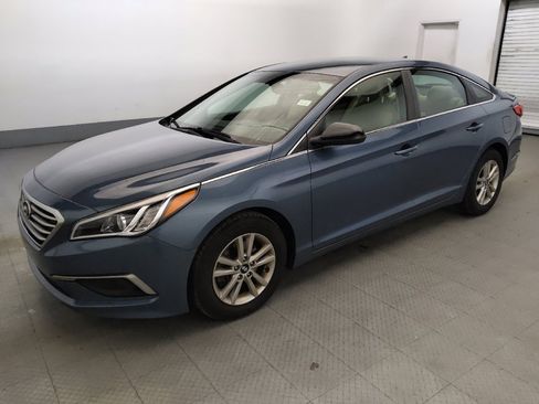 Used 2016 Hyundai Sonata SE image 2