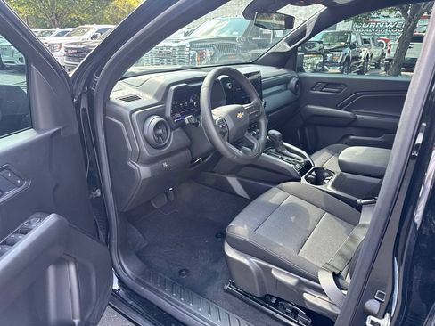 Certified 2026 Chevrolet Colorado W/T RWD image 9