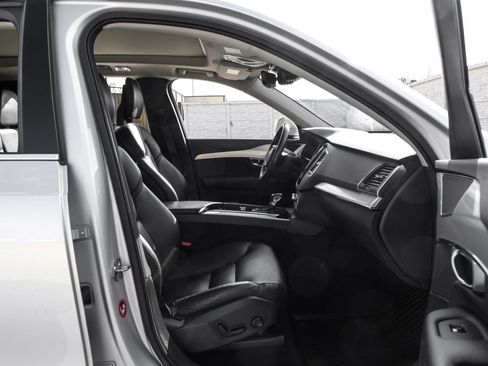 Used 2018 Volvo XC90 T5 Momentum w/ Convenience Package image 38