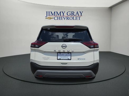 Used 2023 Nissan Rogue SV AWD/4WD image 4