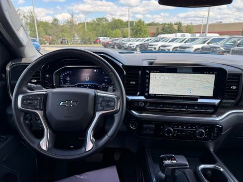 Used 2022 Chevrolet Silverado 1500 RST AWD/4WD image 15
