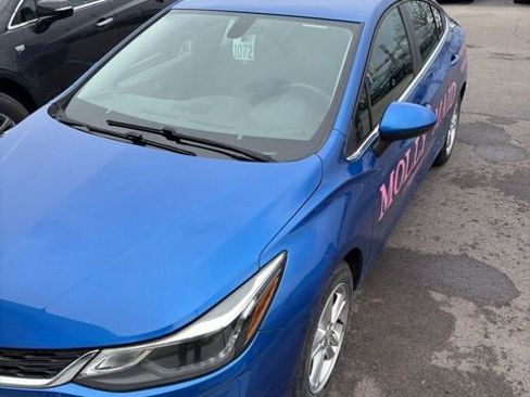Used 2017 Chevrolet Cruze LT FWD image 3