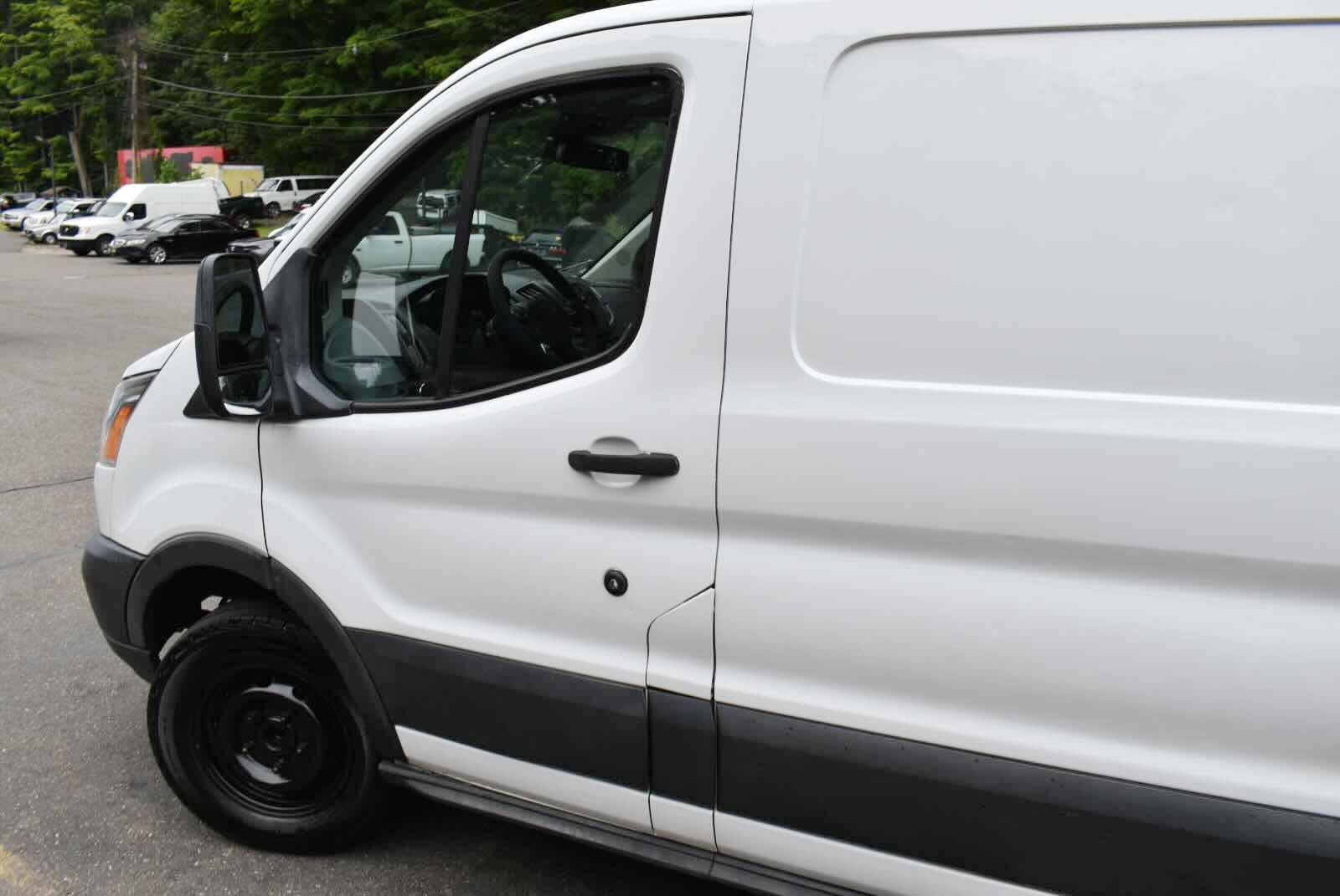 Used 2017 Ford Transit 250 130 Low Roof w/ Exterior Upgrade Package RWD image 51