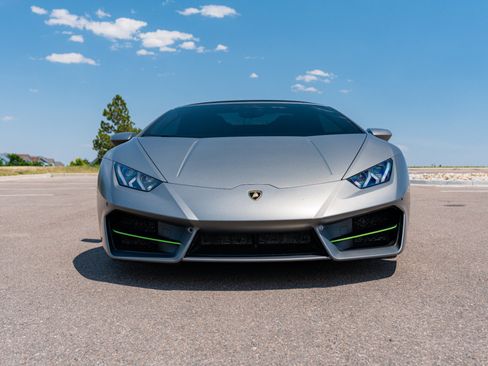 Used 2017 Lamborghini Huracan LP 580-2 RWD image 3