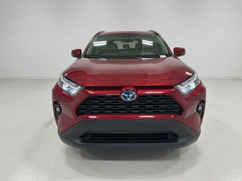 Used 2022 Toyota RAV4 XLE Premium image 8