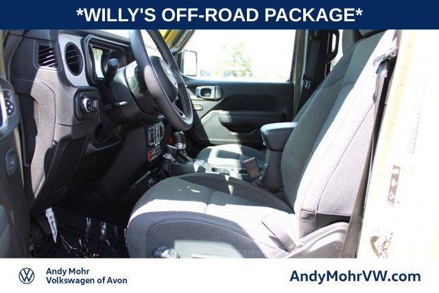 Used 2025 Jeep Gladiator Sport AWD/4WD image 15