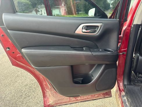 Used 2014 Nissan Pathfinder SL w/ SL Premium Package AWD/4WD image 24
